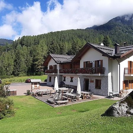 Albergo Chalet Abete Rosso Castello Tesino Dış mekan fotoğraf