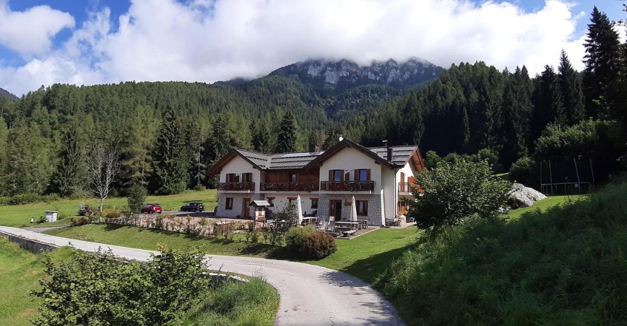 Albergo Chalet Abete Rosso Castello Tesino Dış mekan fotoğraf